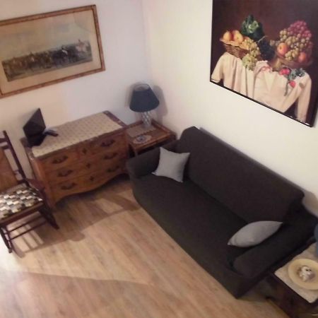 Graziella 27 Apartment Наполи Екстериор снимка