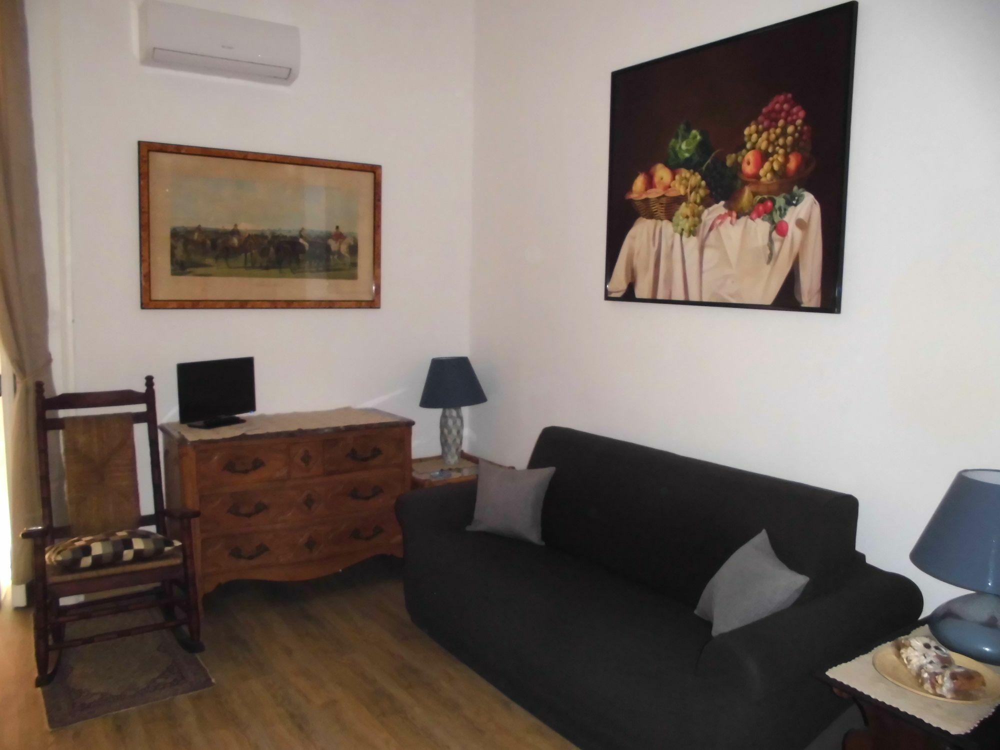Graziella 27 Apartment Наполи Екстериор снимка